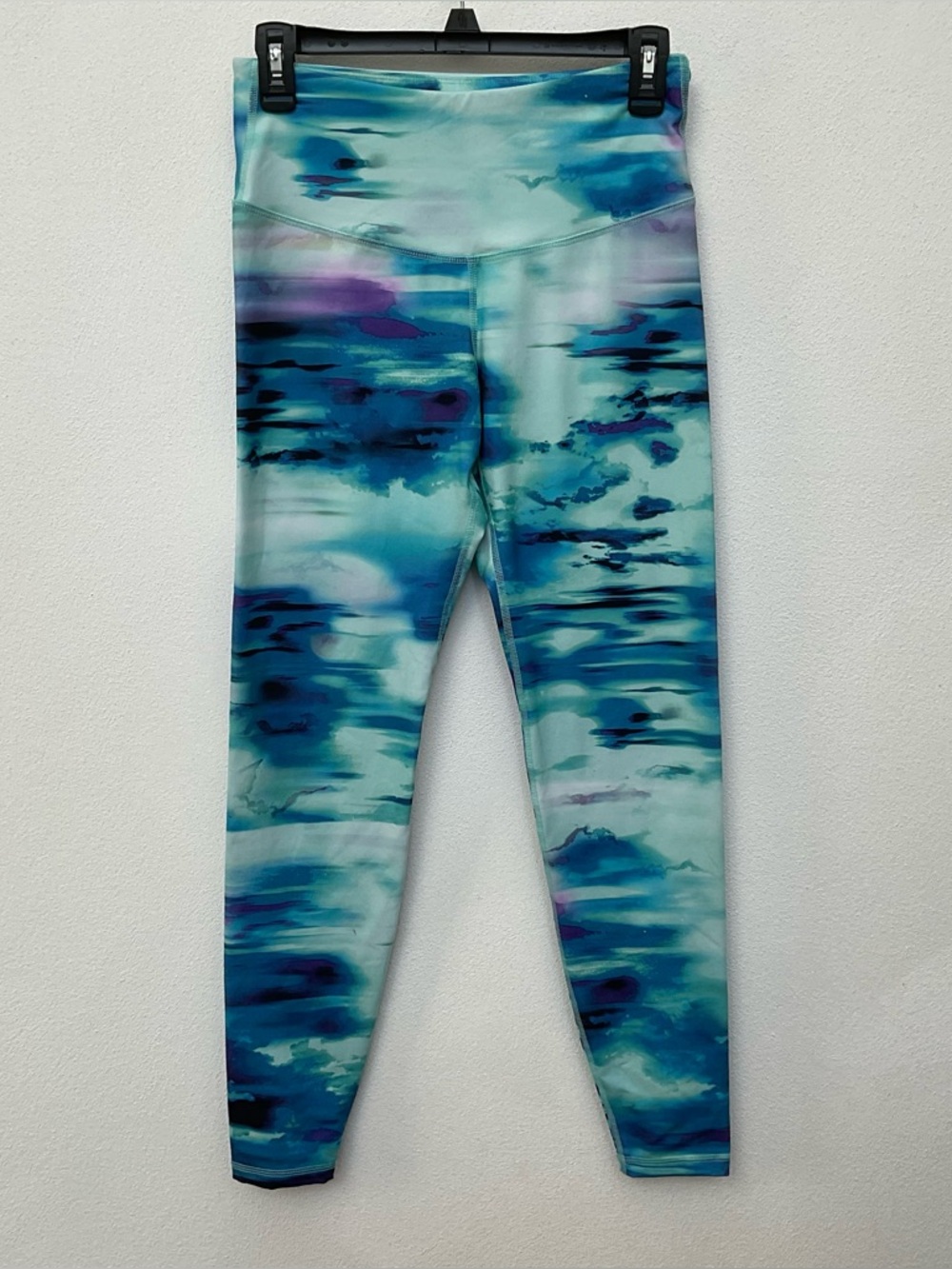 Old Navy Active Light Blue, Purple Watercolor Leggings Size Med Workout Gym